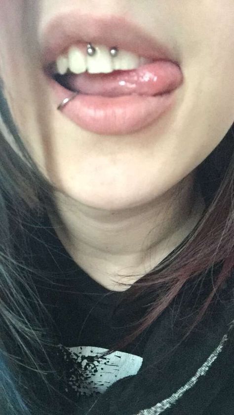 Smiley / lip ring Left Lip Piercing, Inner Lip Piercing, One Side Lip Piercing, Single Lip Piercing, Spider Bite Lip Piercing, Lip Piercing On Small Lips, Small Lip Piercing, Cute Facial Piercings Lips, Lip Peicerings