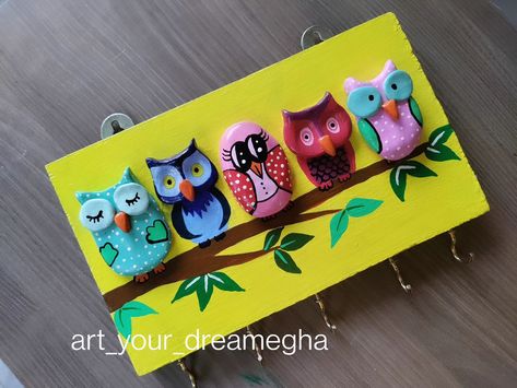 Owl Key Holder DM to order #handmade #keyholder #owldecor #owlkeyholder #smallbusinessindia #womeninbusiness #instagram #instaphoto #gift #bulkorder #artyourdreamegha Key Holder Diy, Terracotta Jewellery Designs, Owl Decor, Handmade Decor, Hand Painting Art, Diy Creative, Handmade Decorations, Key Holder, Material Wood