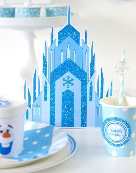 Frozen Free Printables, Frozen Birthday Party Ideas, Frozen Birthday Party Decorations, Frozen Free, Frozen Party Decorations, Winter Birthday Parties, Girl Cupcakes, Birthday Party Printables, Frozen Inspired