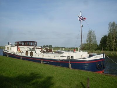 Deck Dining Area, Barge Interior, Barges For Sale, Barge Boat, Dutch Barge, Sewage Pump, Living On A Boat, Small Sailboats, Vintage Boats