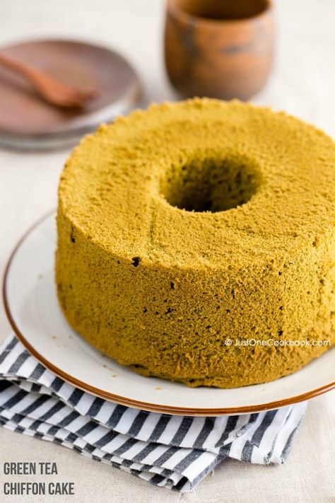 Just One Cookbook, Green Tea Cake, Japanese Cake, Easy Japanese Recipes, Measuring Ingredients, Light Cakes, Matcha Recipe, Japanese Matcha, Cake Easy