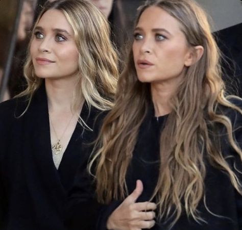 Ashley Olsen Hair, Olsen Hair, Mary Kate Olsen Style, Olsen Style, Olsen Fashion, Olsen Twins Style, Mary Kate And Ashley, Olsen Sister, Celebrity Siblings