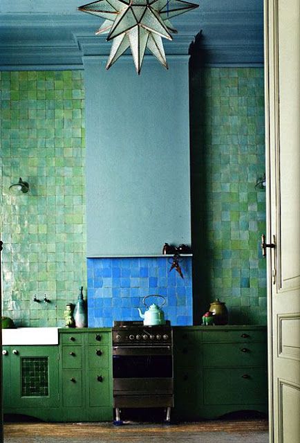 Kitchen Color Green, Scandinavian Tile, Trendy Kitchen Tile, Trendy Kitchen Colors, Blue Wall Colors, Scandinavian Kitchen Design, Green Apartment, Kitchen Wall Colors, Warm And Cool Colors