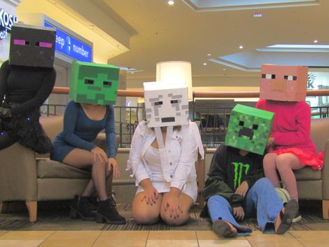 Matching Group Halloween Costumes, Group Cosplay Ideas For 4, Halloween Costumes 4 Friends, Group Costumes For 4, Nerdy Halloween Costumes, Minecraft Halloween Costume, Minecraft Halloween, Minecraft Outfits, Minecraft Costumes