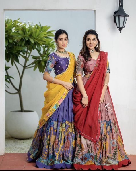 South Indian Lehenga, Langa Voni Half Saree, Lehenga Choli Design, Saree Net, Kalamkari Design, Net Lehenga Choli, Kalamkari Dresses, Wedding Lehenga Choli, Long Blouse Designs