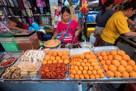 Filipino Street Food Guide - 21 Must-Eat Snacks In The Philippines! Easy Food To Sell, Food To Sell, Filipino Street Food, Eat Snacks, Food Street, Best Street Food, Evening Meals, Easy Food, Savory Snacks