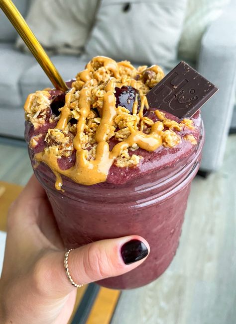 Breakfast Smoothie Healthy, Cherry Breakfast, Protien Smoothies Recipes, Cherry Smoothie Recipes, Cherry Drink, Smoothie Recipes Strawberry, Mixed Berry Smoothie, Cherry Smoothie, Protein Smoothie Recipes