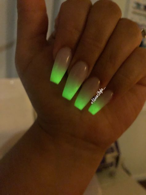 Matte Glow In The Dark Nails, Nails Acrylic Coffin Glitter, Nails Acrylic Dark, Nails Acrylic Matte, Neon Yellow Nails, Nails Acrylic Coffin, Dental Tips, Neon Acrylic Nails, Classy Nail