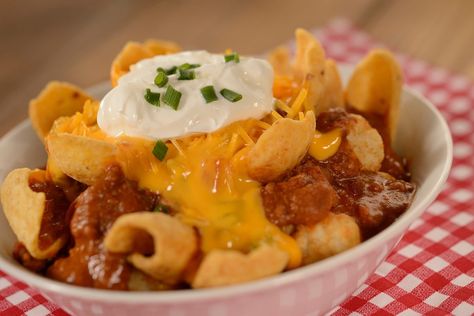 Totchos Recipe, Potato Barrel, Cheese Sandwich Recipes, Frozen Potatoes, Movie Night Snacks, Food Park, Night Snacks, How To Cook Potatoes, Canned Tomato Sauce