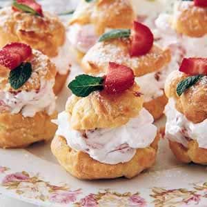 State Fair Cream Puffs, Cream Puffs Recipe, Strawberry Cream Puffs, Cream Puff Recipe, Recipe Strawberry, Strawberry Dessert, Puff Recipe, Cream Puff, Strawberry Cream