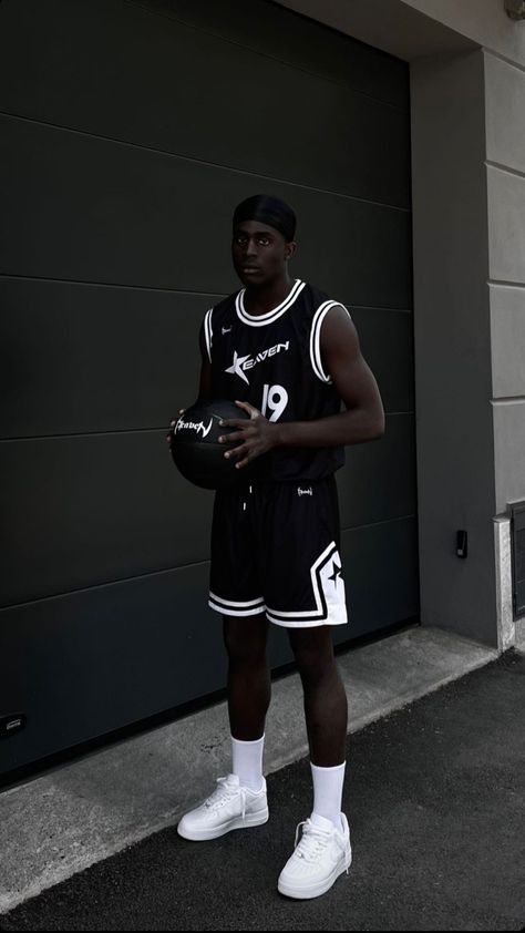 Lazy Outfits Men, Basketball Outfits Men, Basketball Drip, Varsity Outfit, Gymwear Outfits, Black King And Queen, Jordan Shorts, Aesthetic Outfits Men, Basketball Clothes