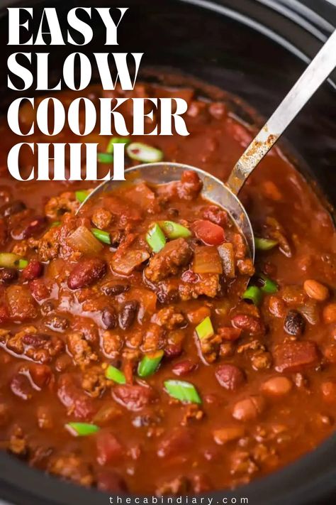 This easy slow cooker chili recipe is done in only 3 steps. It’s a family favorite that’s quick to make in the morning and perfect come home to after a long day. Slow Cooker Chili Recipe Ground Beef, Chili Slow Cooker, Easy Crockpot Chili, Crock Pot Chili Recipes, Slow Cooker Beef Chili Recipe, Slow Cooker Chili Easy, Ground Beef Chili, Slow Cooker Chili Recipe, Chili Recipe Crockpot