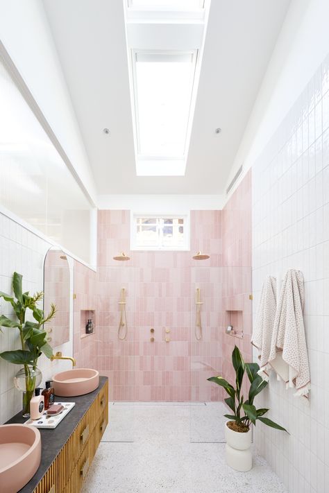 Master Ensuite, Curved Walls, Ideas Hogar, Modern Moroccan, Pink Bathroom, Bathroom Renos, Laundry In Bathroom, Beautiful Bathrooms, Solar Powered