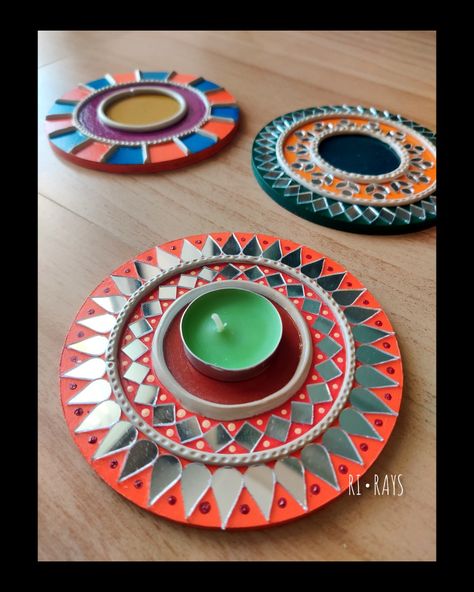 Tea light candle holder Diwali Workshop Ideas, Diwali Decoration Rangoli, Botal Painting, Diwali Art, Lipan Art, Diwali 2022, Diya Decoration Ideas, Wool Crafts Diy, Diya Rangoli