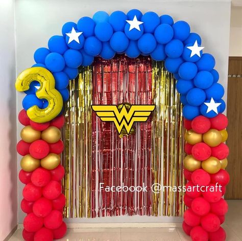 Wonder Woman Balloon Decor, Wonder Woman Themed Birthday Party, Wonder Woman Birthday Party Decoration, Wonder Woman Party Decorations, Wonder Woman Party Ideas, Superhero Theme Party Decorations, Wonder Woman Decorations, Wonder Woman Diy, Baby Wonder Woman