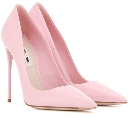 Miu Miu Patent Leather Pumps Hak Tinggi, Dr Shoes, Pink High Heels, Heels Classy, Patent Shoes, Fancy Shoes, Aesthetic Shoes, Ținută Casual, Cropped Tops