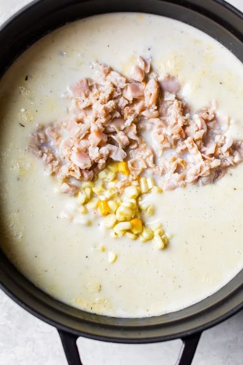 Easy Clam Chowder Recipe, Canned Clams, Clam Chowder Soup, Potatoes And Corn, Clam Chowder Recipe, Big Family Meals, Taiwanese Cuisine, Chowder Soup, Healthy Soups