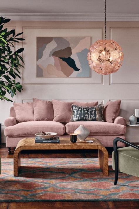 Pink Couch Living Room, Pink Sofa Living Room, Pink Velvet Sofa, Trendy Sofas, Murs Roses, Pink Couch, Sofa Velvet, Soho Home, Velvet Couch