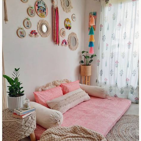 Corner Decorating, Corner Decorating Ideas, Hall Room Design, Bedroom Ideas For Small Rooms Cozy, Diy Wall Decor For Bedroom, Sofa Design Wood, Colorful Room Decor, Indian Room Decor, Indian Bedroom Decor