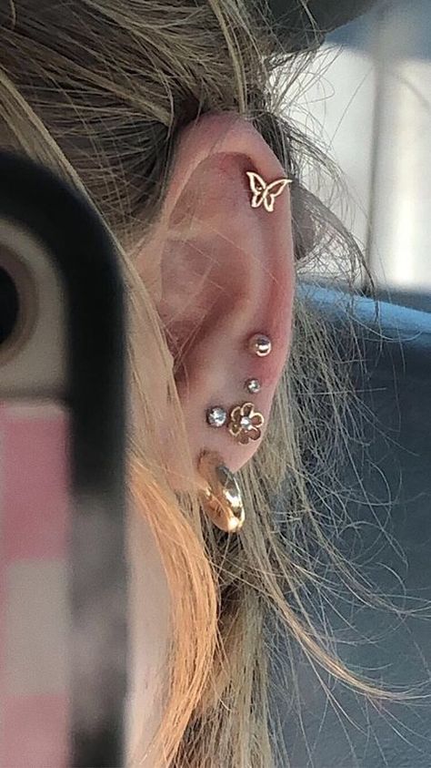 the-divine-feminine | VSCO Pirsing Ideas, Cool Ear Piercings, Pretty Ear Piercings, Cute Piercings, Body Jewelry Piercing, Tragus Piercings, Funky Jewelry, Jewelry Lookbook, Girly Jewelry