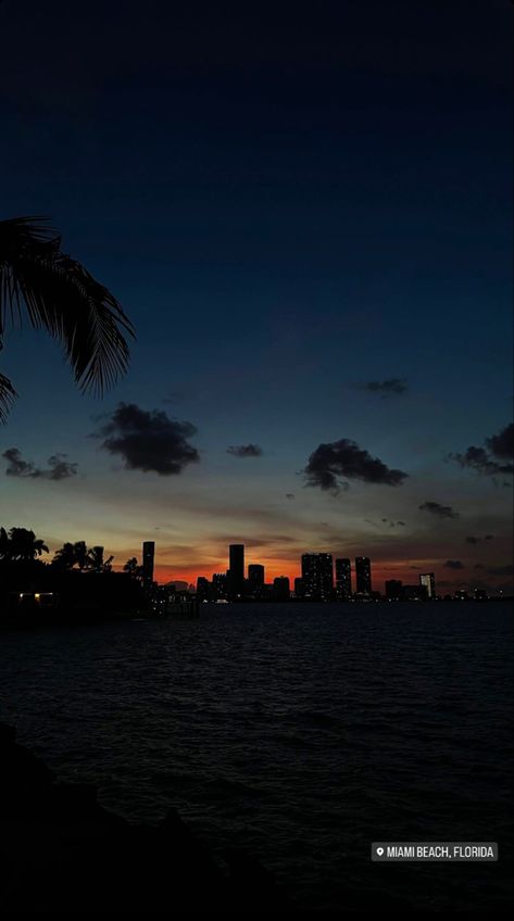 #Sunset #CityLife #Miami #SunsetViews #OceanView Miami Astethic, Miami Sunrise, Miami Wallpaper, Miami Pictures, Miami Sunset, Miami Vibes, Iphone Wallpaper For Guys, Capital Cities, Miami Life