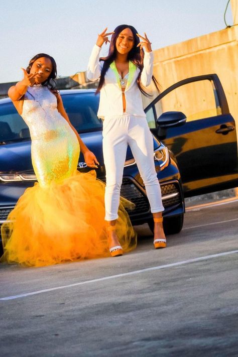 Prom Color Ideas, Prom 2k22, Girl Tuxedo, Duo Ideas, Couples Dress, Prom Slay, Prom 2k17, Prom Goals, Prom Inspiration