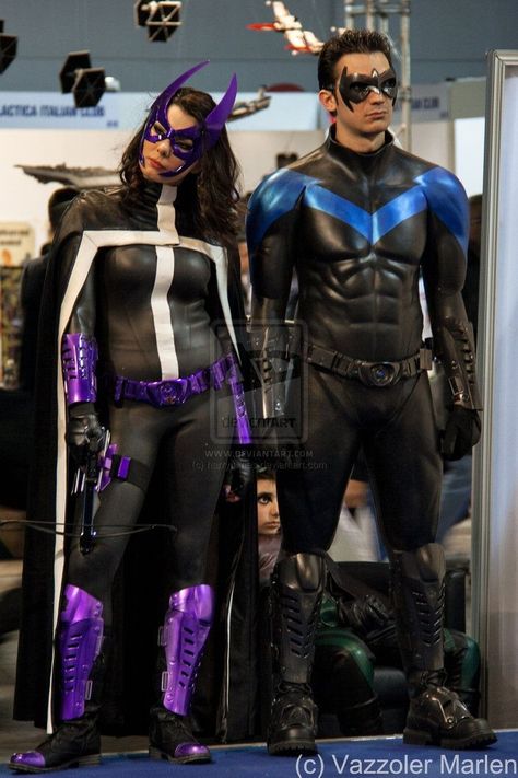 Huntress Nightwing cosplay Huntress Cosplay, Nightwing Cosplay, Cosplay Couple, Armadura Cosplay, Dc Comics Cosplay, Batman Cosplay, Superhero Cosplay, Dc Cosplay, Cosplay Tutorial