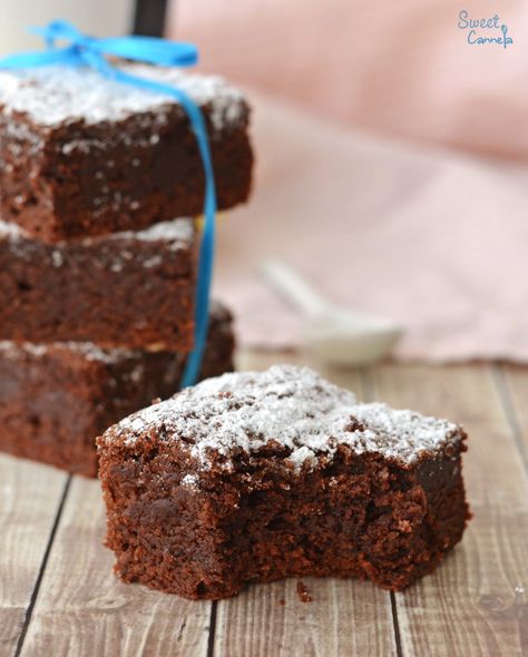 Mascarpone Brownies - Mascarpone Brownies »Sweet Cannela Mascarpone Brownies, Baking Brownies, Baking Prints, High Altitude Baking, Less Sugar, Chocolate Cheese, Chocolate Cream Cheese, Homemade Brownies, No Bake Brownies