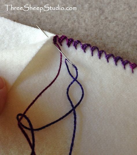 Blanket Stitch - Scalloped Blanket Stitch - How To Conceal Knots - ThreeSheepStudio.com Blanket Stitch Embroidery, Embroidery Stitches Tutorial, Wool Projects, Sewing Stitches, Embroidery Motifs, Wool Crafts, Wool Applique, Blanket Stitch, Hand Embroidery Stitches