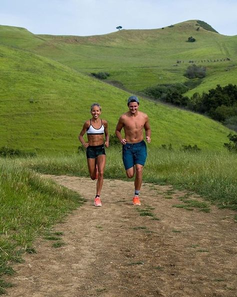 Marathon Training Plan, Endurance Workout, Aesthetic Couple, Runner Girl, Running Inspiration, Half Marathon Training, Yoga Photography, After Life, Workout Aesthetic