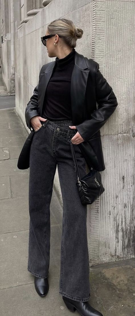 Styling Black Jacket, Jeans Stilettos Outfit, Chic Black Jeans Outfit, Black Jeans Outfit Chic, Black Denim On Denim, Winter Outfits Black Jeans, Black Acid Wash Jeans Outfit, Washed Black Jeans Outfit, Black Denim Jeans Outfit