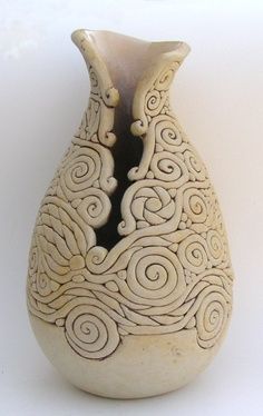 japanese slab built pottery | Ivory colored Coil Vase. $400.00, via Etsy. Coil Ceramics, Coil Vessel, Coil Vase, Handbuilt Ceramics, Terra Sigillata, Coil Pottery, Slab Ceramics, Coil Pots, Sculptures Céramiques