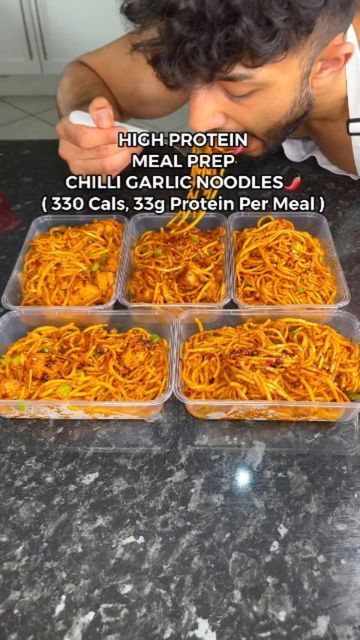 Meal Prep Tiktok, Zack Chug, Chilli Garlic Noodles, Protein Meal Prep, High Protein Meal, High Protein Meal Prep, Healthy High Protein Meals, Healthy Lunch Meal Prep, Meal Prep Clean Eating