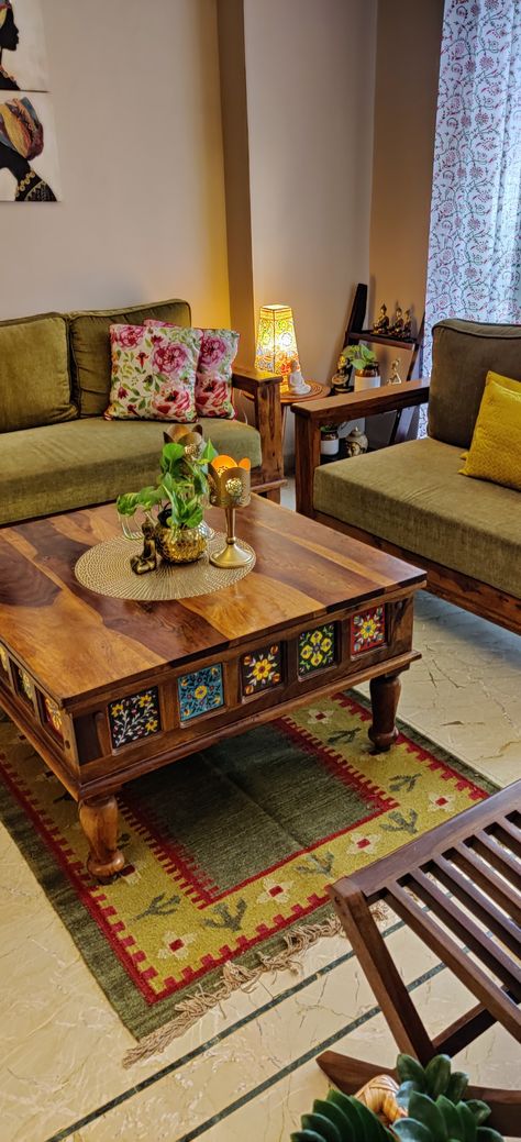 Indian Sofa Set, Indian Furniture Living Rooms, Indian Living Room Ideas, Indian Living Room Decor, Home Decor Ideas Indian Style, Farali Recipes, Indian Living Room Design, Artwork Reference, Living Room Indian