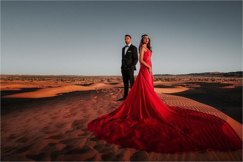 Pre Wedding Photoshoot Beach, Mehendi Photography, Couple Travel Photos, Pre Wedding Photoshoot Props, Couple Pregnancy Photoshoot, Pre Wedding Photoshoot Outfit, Wedding Photoshoot Props, Pre Wedding Shoot Ideas, Pre Wedding Photoshoot Outdoor