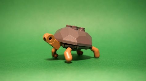 Turtle by Takamichi Irie; wild green animal rock rocks lego turtle small turtles mocs moc Lego Turtle, Lego Fish, Lego Zoo, Lego Dinosaur, Lego Sculptures, Micro Lego, Lego Animals, Lego Diy, Lego Custom Minifigures