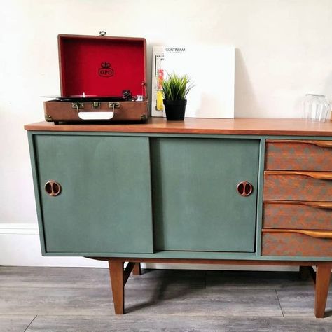 Refinished MCM Retro Sideboard Makeover Hand Painted Green Retro Sideboard Makeover, Sideboard Makeover, Green Sideboard, Retro Sideboard, Mcm Furniture, Lounge Ideas, Mid Century Sideboard, Old Cabinets, Furniture Makeovers