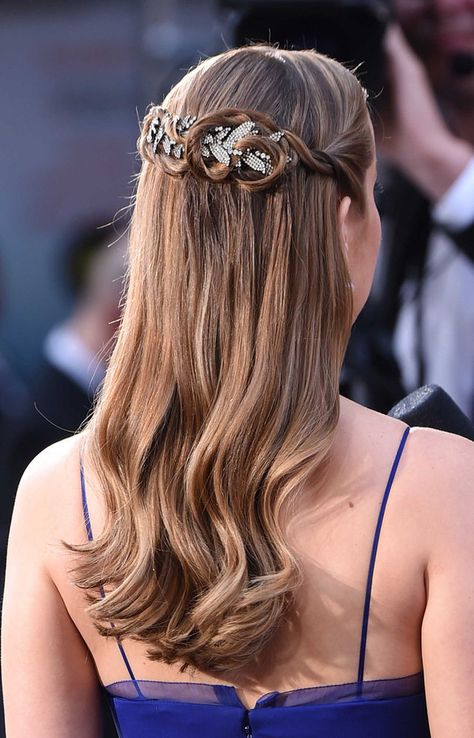 Hairstyles for Spring - Summer 2020 (part 2) Masquerade Hairstyles, Whoville Hair, Oscar Hairstyles, Beyonce Hair, Red Carpet Hair, Ball Hairstyles, Unique Hair, Athletic Hairstyles, Favorite Hairstyles