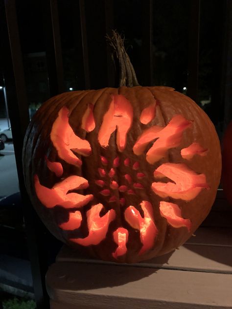 Sunflower Pumpkin Carving Pumpkin Carving Ideas Sunflower, Pumpkin Flower Carving, Cottage Core Pumpkin Carving, Pumpkin Carving Flowers, Pumpkin Carving Ideas Flower, Sunflower Pumpkin Carving, Flower Pumpkin Carving, Pumpkin Carving Ideas Taylor Swift, Carvings Designs