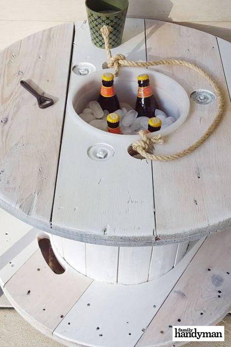 Recycle Repurpose Diy, Wood Spool Tables, Cable Spool Tables, Wooden Spool Tables, Wooden Cable Spools, Wooden Spool Projects, Recycle Craft, Spool Furniture, Reuse Ideas