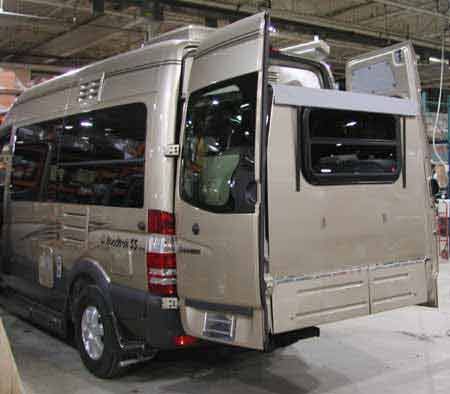 Sprinter camper van with slideout Mercedes Van, Mb Sprinter, Mercedes Sprinter Camper, Class B Rv, Vw Lt, Sprinter Van Conversion, Kombi Home, Sprinter Camper, Van Home