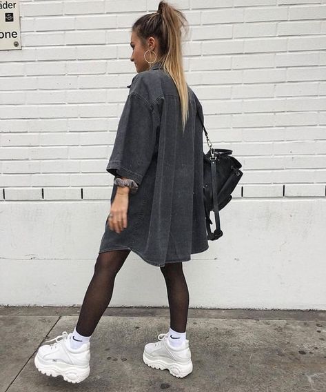 204da255aea2cd4a75ace6018fad6b4ddesc48169836ri Minimalista Sikk, Mode Grunge, Looks Street Style, Looks Black, Ținută Casual, Mode Ootd, Modieuze Outfits, Elegantes Outfit, Mode Inspo