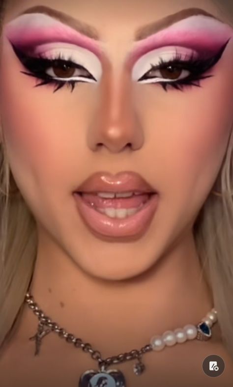 Easy Drag Eye Makeup, Drag Makeup On Women, Cute Drag Makeup, Pink Drag Eye Makeup, Hooded Eye Drag Makeup, Y2k Drag Makeup, Drag Eyeshadow Looks, Drag Makeup Tutorial Step By Step, Drag Makeup Inspiration