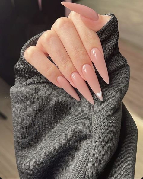 Long Almond Acrylic Nails Natural, Stiletto Nails Nude Color, Simple Long Almond Nails, Nude Acrylic Nails Stiletto, Nude Pink Stiletto Nails, Clear Nude Acrylic Nails, Sharp Almond Acrylic Nails, Nude Stilletos Nails, Nude Baddie Nails Almond