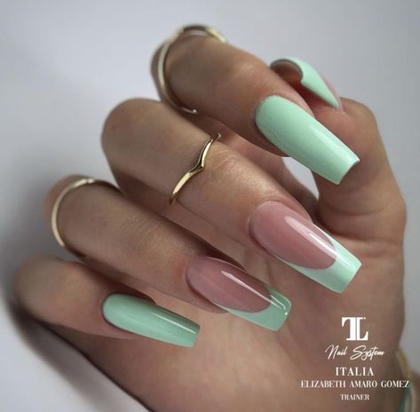 Simple Spring Nails Acrylic Coffin, Green Nails With Gems, Glossy Nail Designs, Nails With Gems, Sage Green Nails, Classic Nail, Nail Looks, Nagellack Trends, Stunning Nail Designs