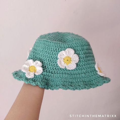 Crochet aesthetic 2022 Crochet Ideas Aesthetic, Crochet Shoulder Bags, Crochet Hack, Crochet Kids Hats, Crochet Blanket Designs, Cap Ideas, Crochet Bucket, Crochet Bucket Hat, Crochet Cap