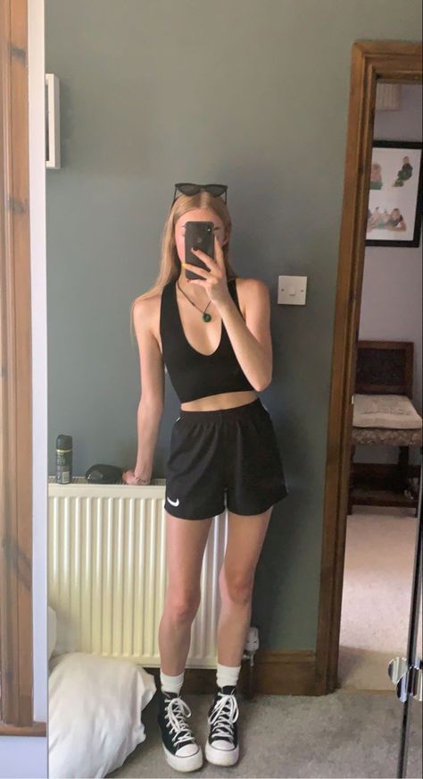 Athletic Shorts And Tank Top Outfit, Black Workout Shorts Outfit, What To Wear With Nike Shorts, Black Running Shorts Outfit Summer, Nike Short Outfits Summer, Althetic Shorts Outfit, How To Style Nike Shorts, Black Sweatshorts Shorts Outfit, Runner Shorts Outfit