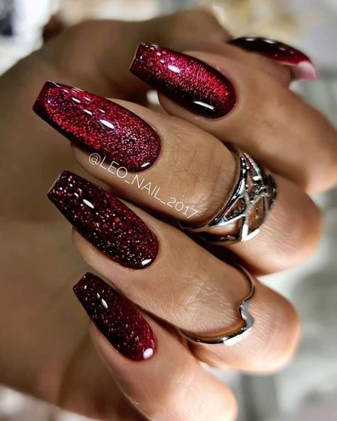 Velvet Nails, Chrome Nails Designs, Dope Nail Designs, Pretty Nail Art Designs, Glamorous Nails, Sparkle Nails, Cat Eye Nails, Glitter Nail, Elegant Nails