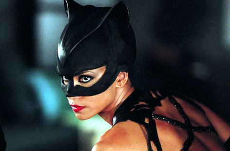 Halle Berry Catwoman, Catwoman Halle Berry, Catwoman Makeup, Catwoman Outfit, Batman And Catwoman, Selina Kyle, Worst Movies, Sharon Stone, Cat Woman Costume