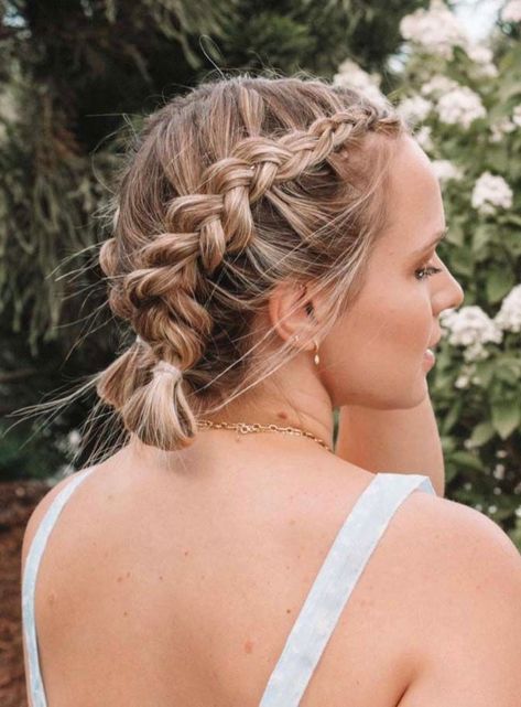 Short and long hair alike can get in on this super cute style that can go from family cookout to lake days on the boat to a beach vacation. #4thofjuly #4thofjulyhair #hairstyles #summerhairstyles #southernliving Southern Hair, Lake Hair Styles, Vacation Hairstyles, Stunning Hairstyles, Hairstyle Inspo, Hairdos For Short Hair, Peinados Fáciles Para Cabello Corto, Penteado Cabelo Curto, Cute Hairstyles For Short Hair